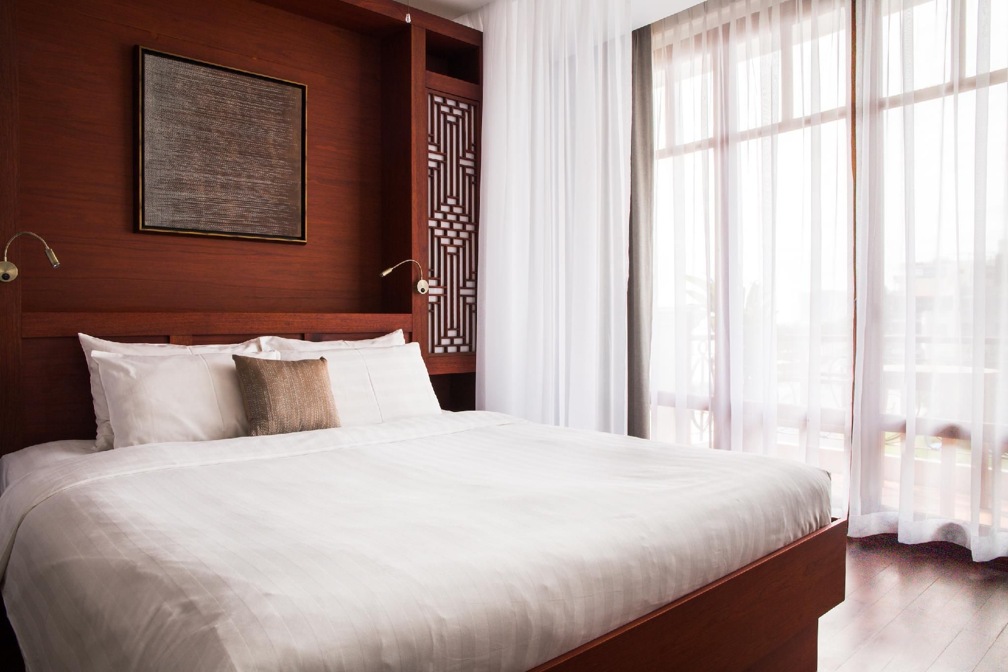 Deluxe Room with 1 King Bed