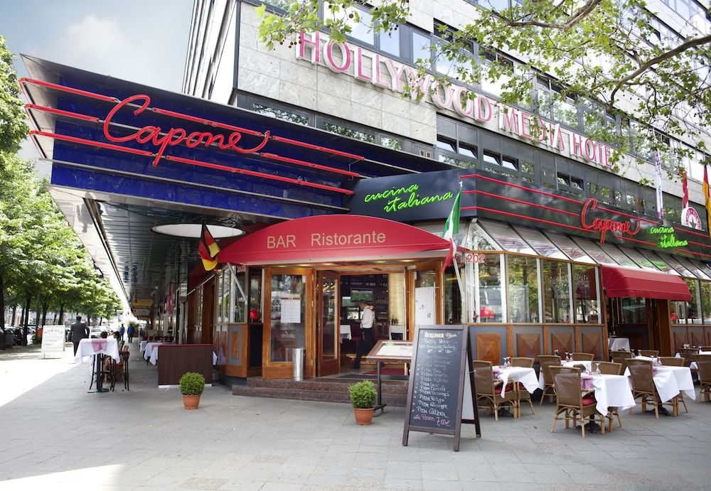 undefined Hollywood Media Hotel 6