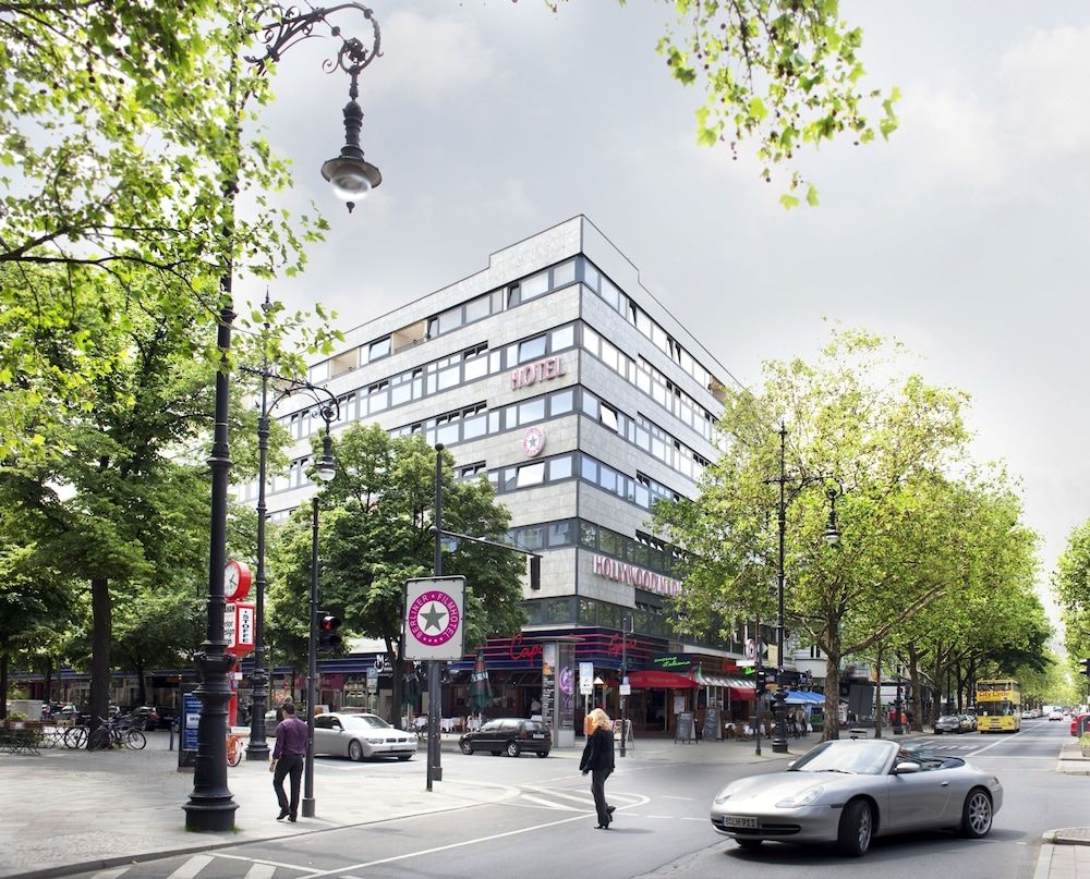 undefined Hollywood Media Hotel 7