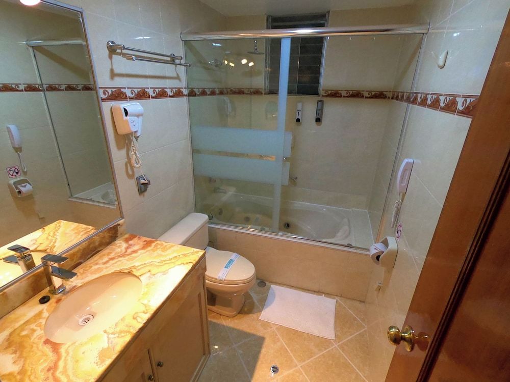 Classic Quadruple Room, 1 Bedroom, Private Bathroom
