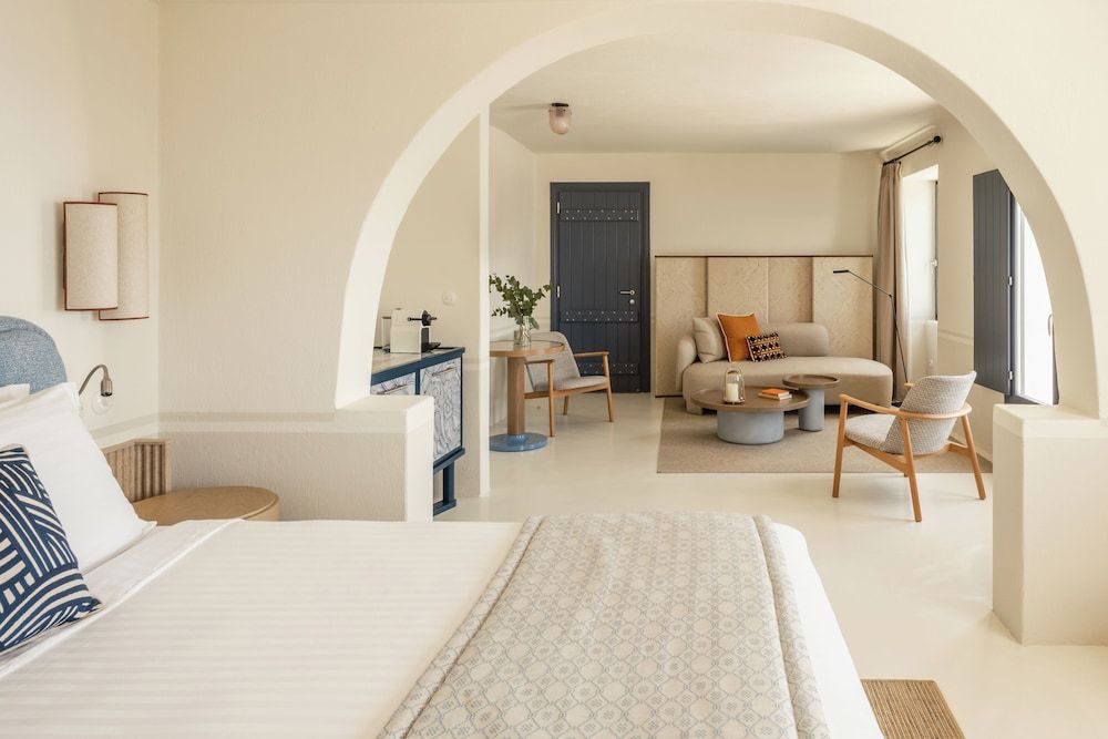 Honeymoon Suite, Sea View