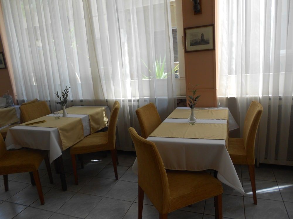 undefined Adams Hotel 4