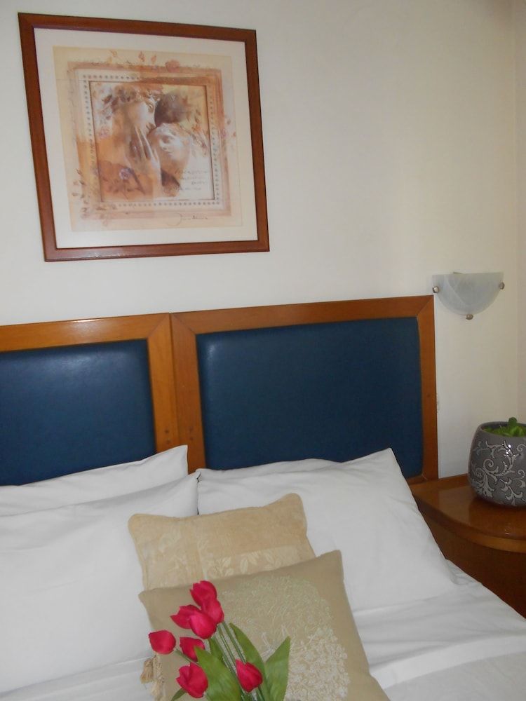 Adams Hotel Double or Twin Room 3