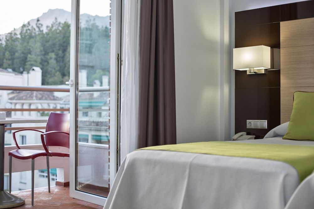 Hotel Baviera Standard Room 9