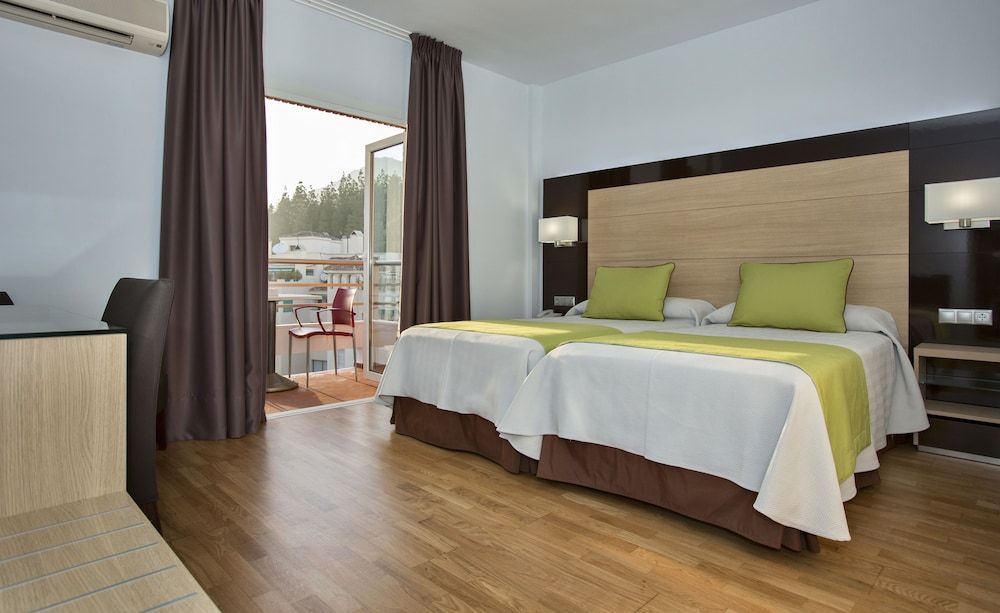 Hotel Baviera Standard Room 6