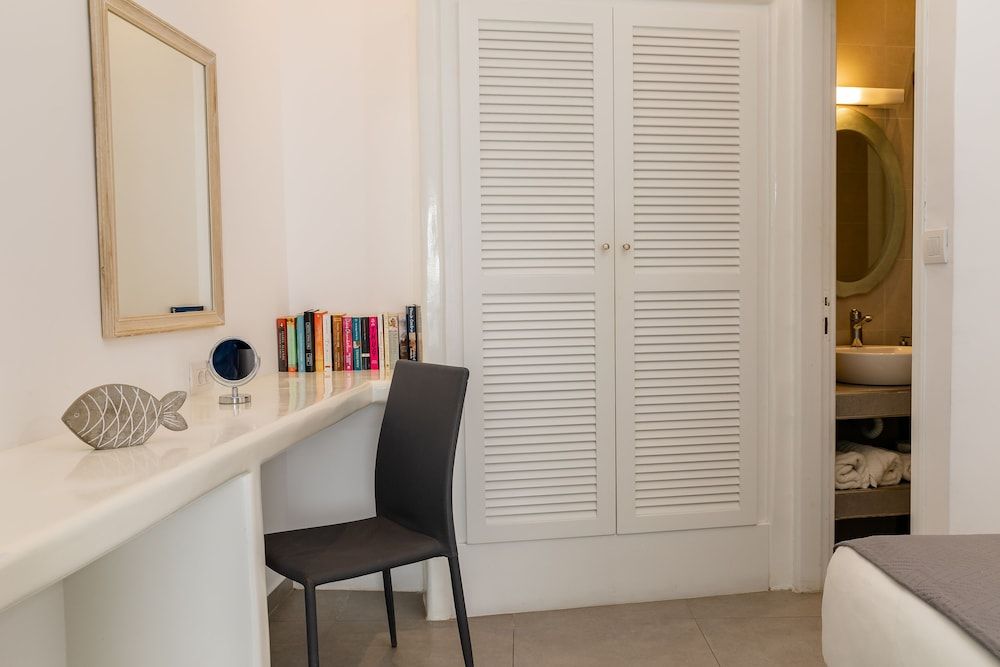 Hotel Nikolas Standard Room 10