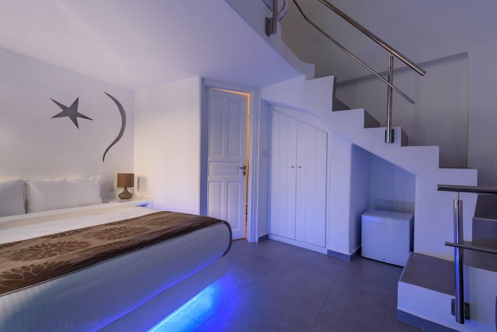 undefined Hotel Nikolas 5