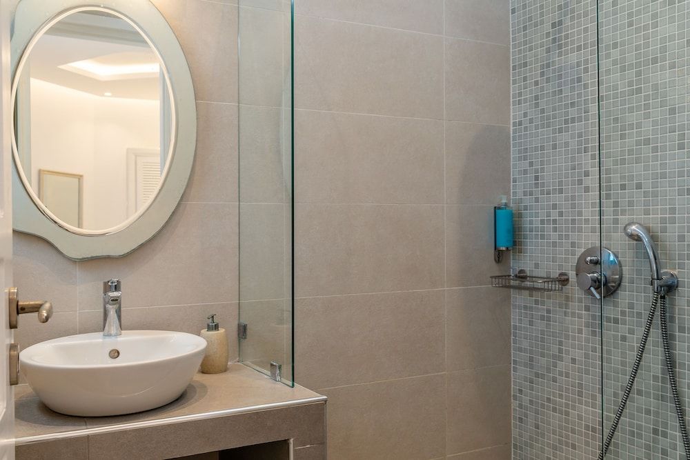 Hotel Nikolas Standard Room 8