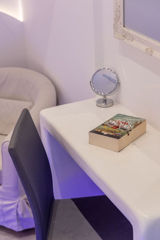 Hotel Nikolas Standard Room 12