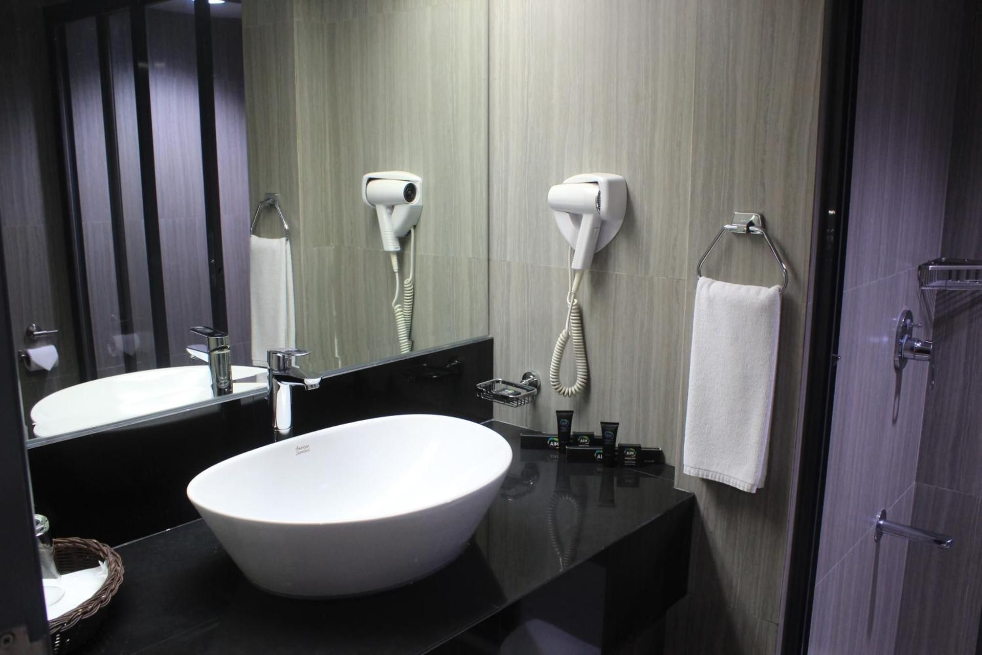 AIM Conference Center Manila Deluxe Room Twin 3