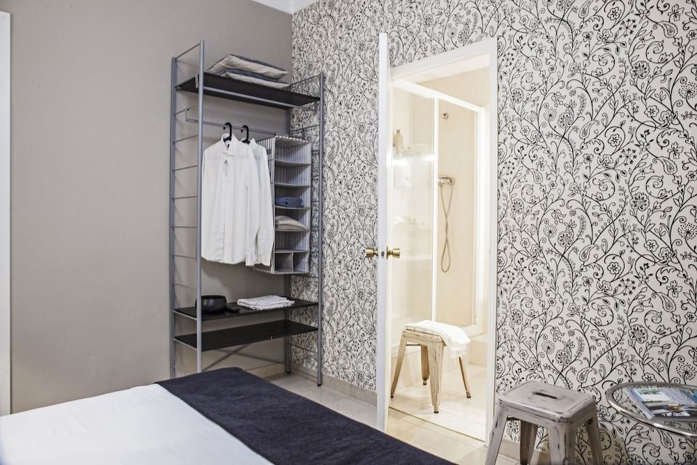 Ainb B&B Eixample Muntaner Standard Double or Twin Room 24