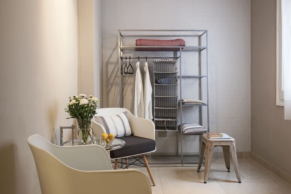 Ainb B&B Eixample Muntaner Standard Double or Twin Room 26