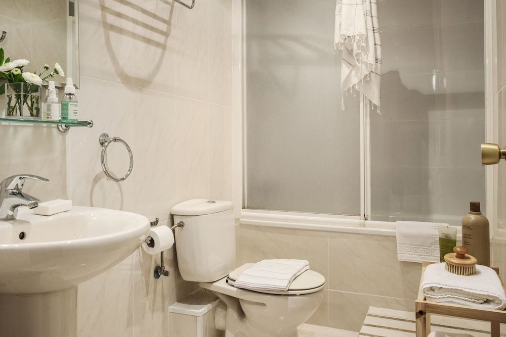 Ainb B&B Eixample Muntaner Standard Double or Twin Room 21