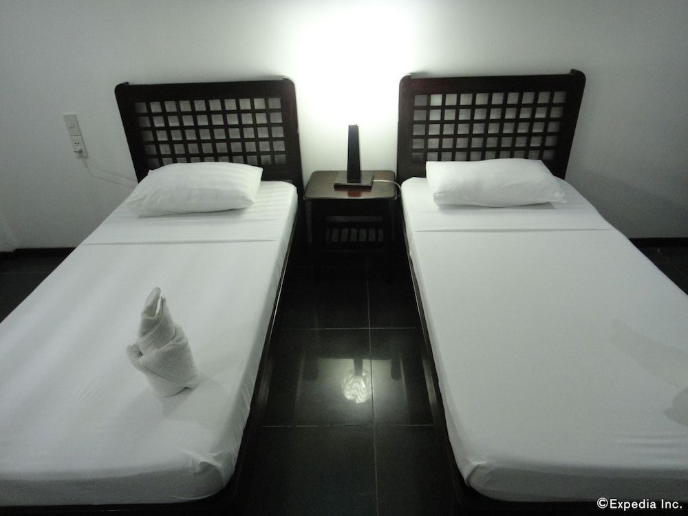 Balay Tuko Garden Inn Deluxe Twin Room 2