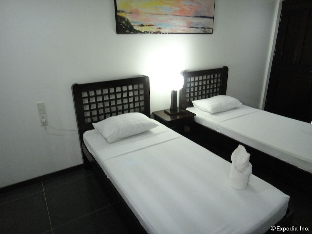 Balay Tuko Garden Inn Deluxe Twin Room 4