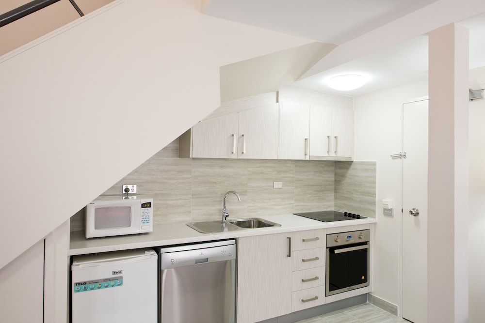 APX Parramatta Executive 1 Bedroom Apartment - Limited Housekeeping 4