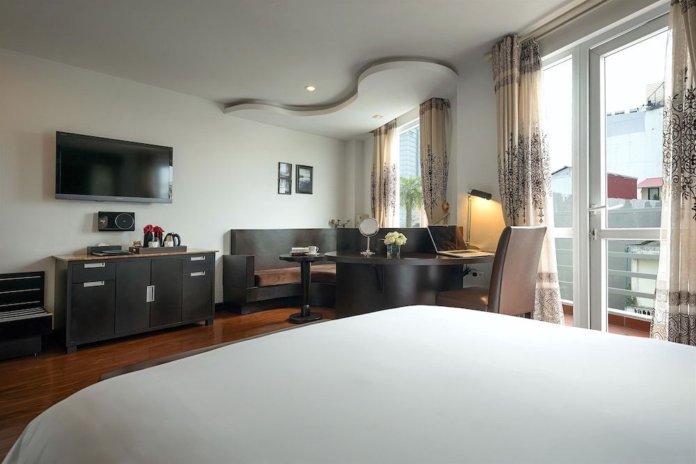 Executive Suite, Balcony, City View