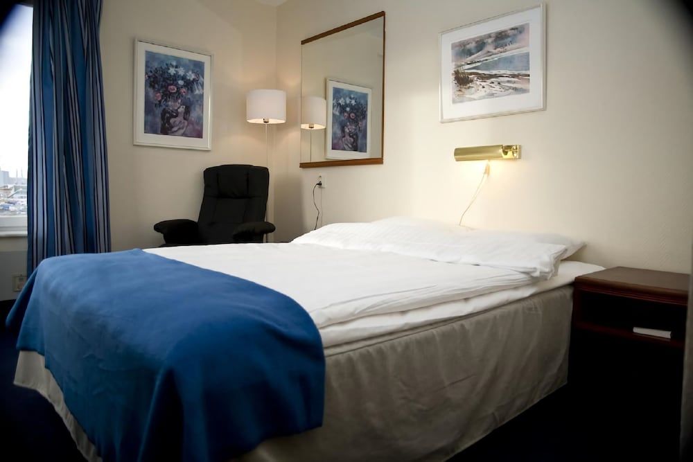 Hotel Riverside Standard Twin Room 5