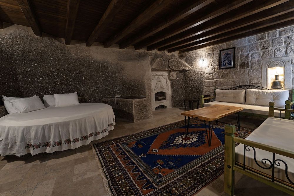 undefined Grand Cave Suites