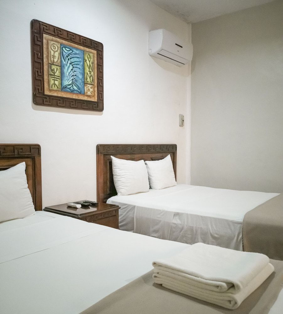 Beach House Hotel Superior Room 8