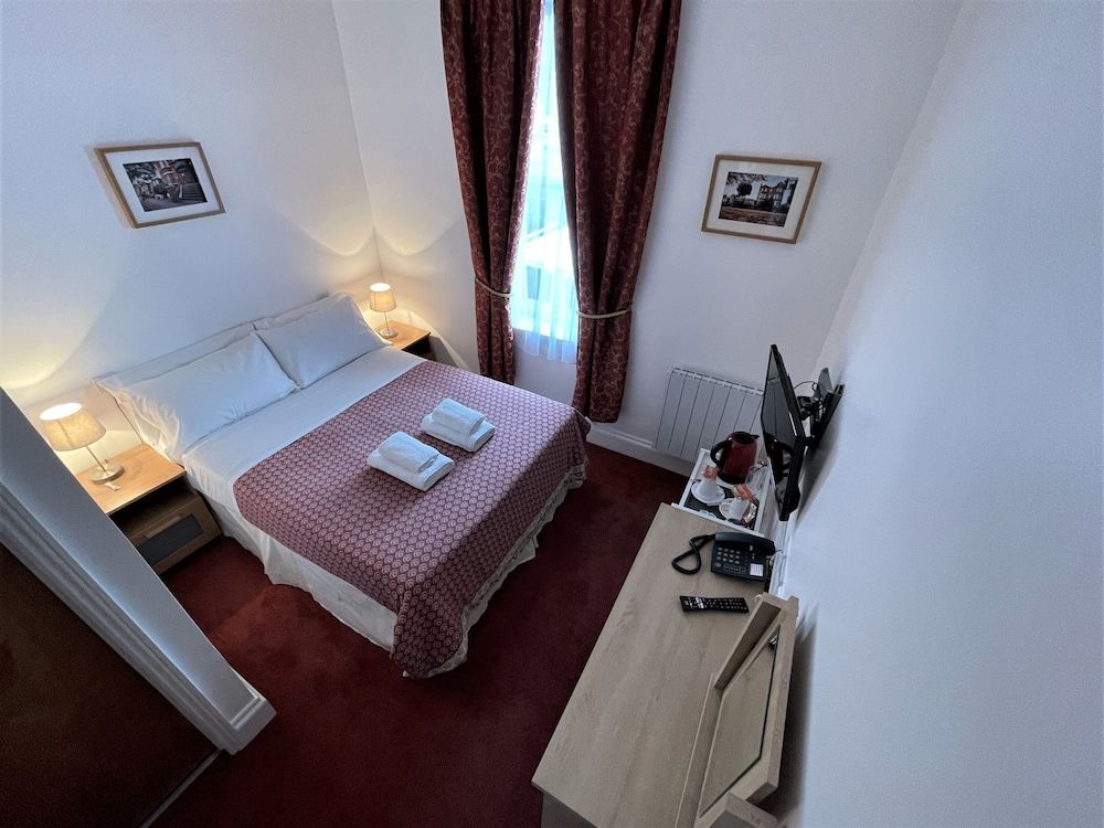 undefined Gateway Hotel 2