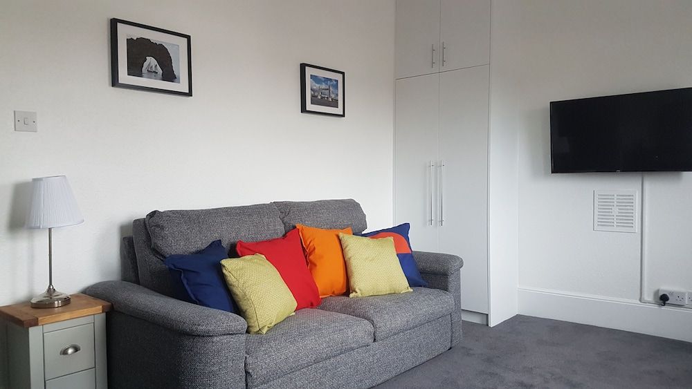 undefined Gateway Hotel 5