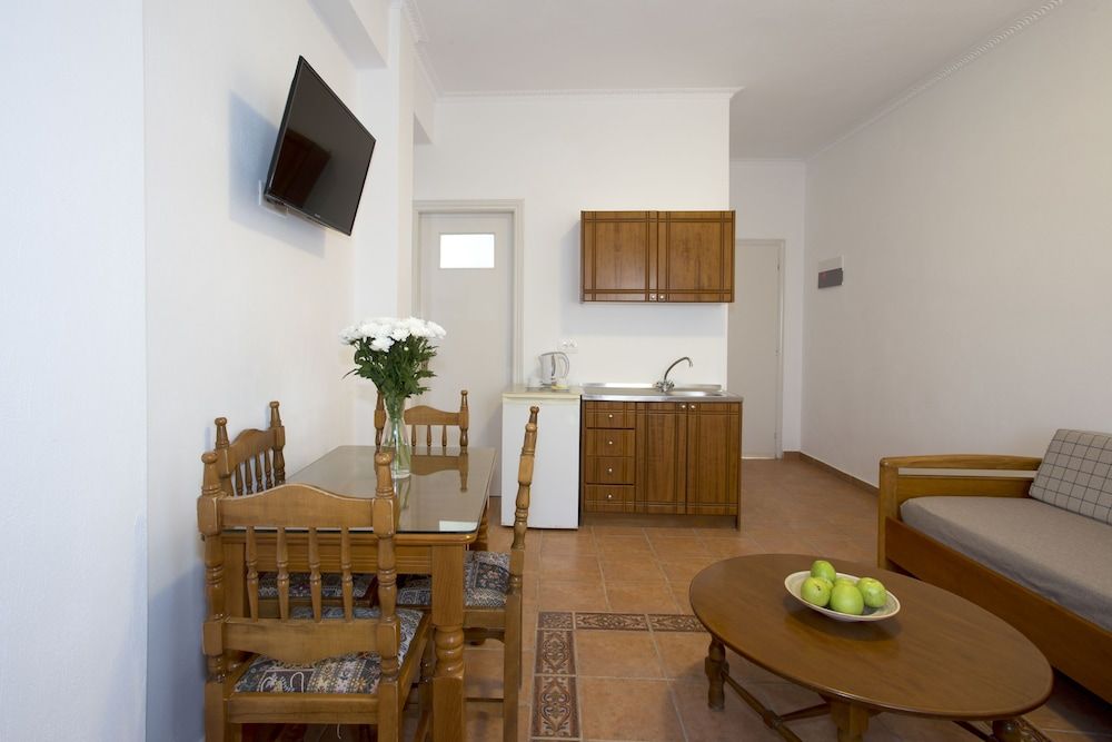 undefined Alexandra Hotel 10