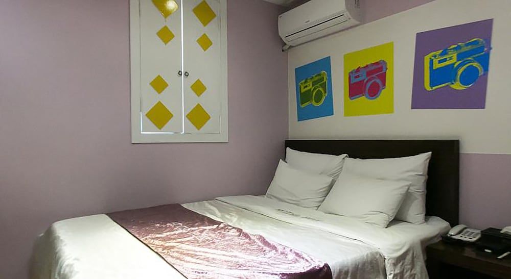 Fox Motel Standard Room 6