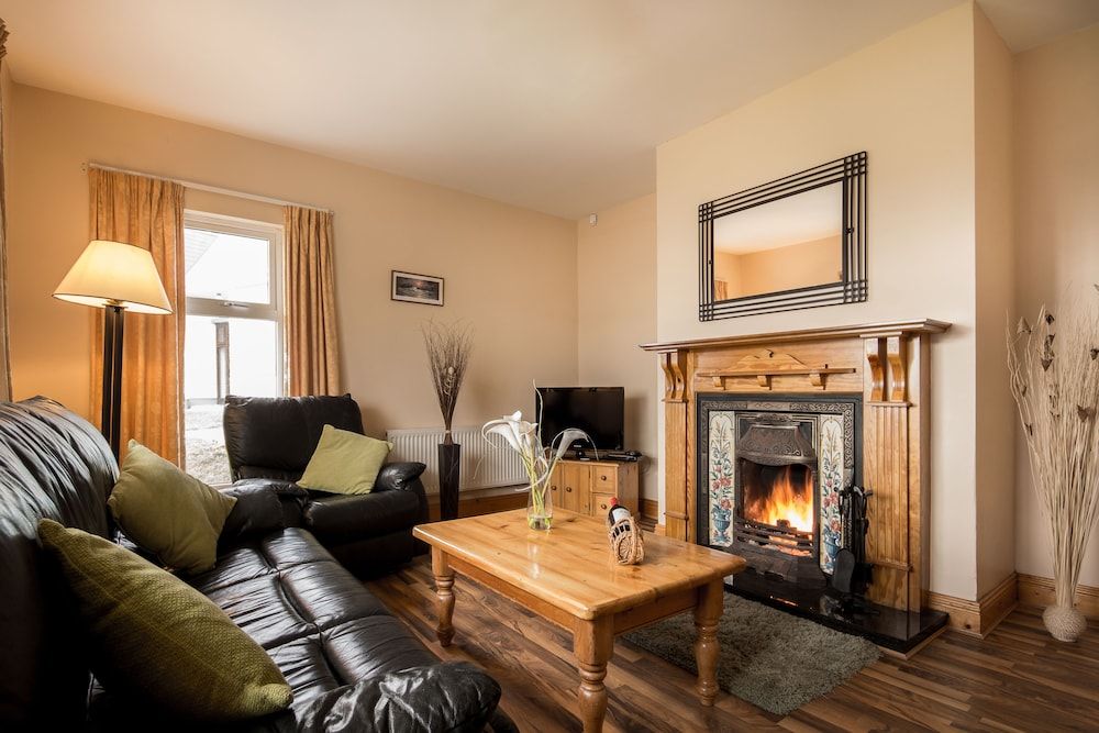 Standard House, 4 Bedrooms, Mountain View