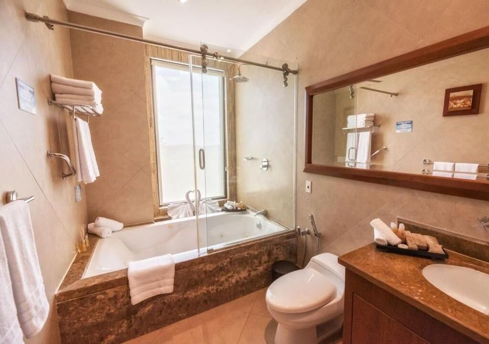 Deluxe Room, Bathtub