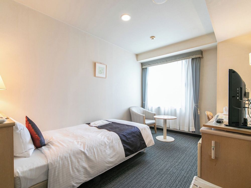 Single Room, Smoking