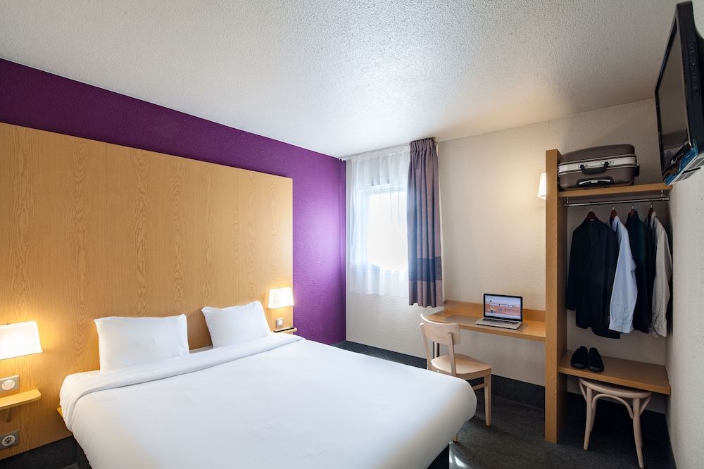 Double Room, Smoking