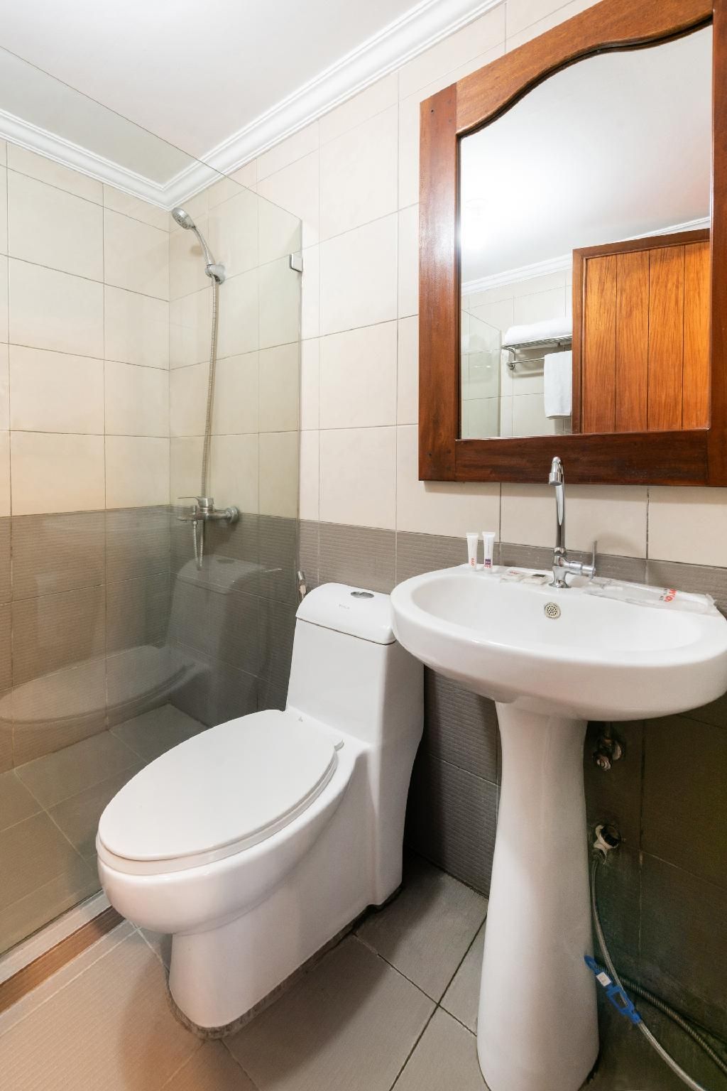 Club Balai Isabel Hotel Lakefront Family Room 3