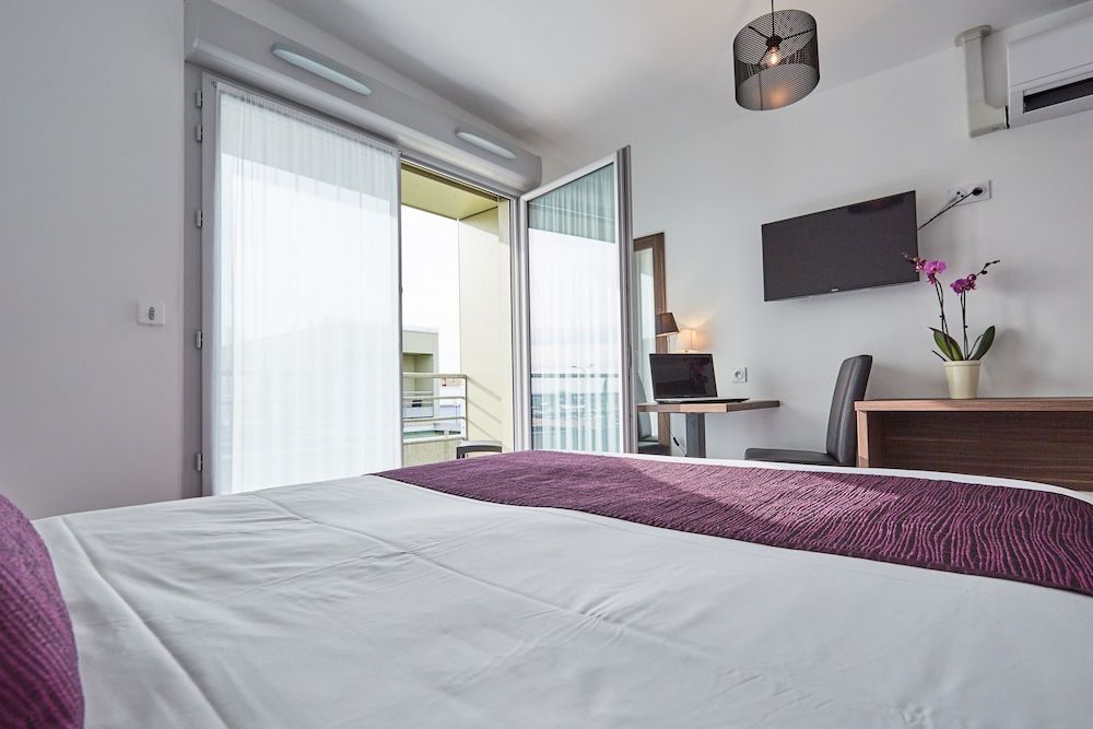 Hôtel Libéra Caen Standard Double Room, Balcony