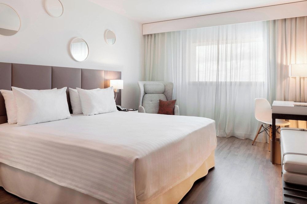 Room, 1 King Bed, Non Smoking