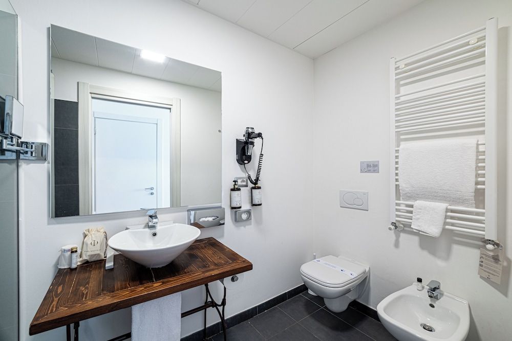 Phi Hotel Milano Compact Room 4