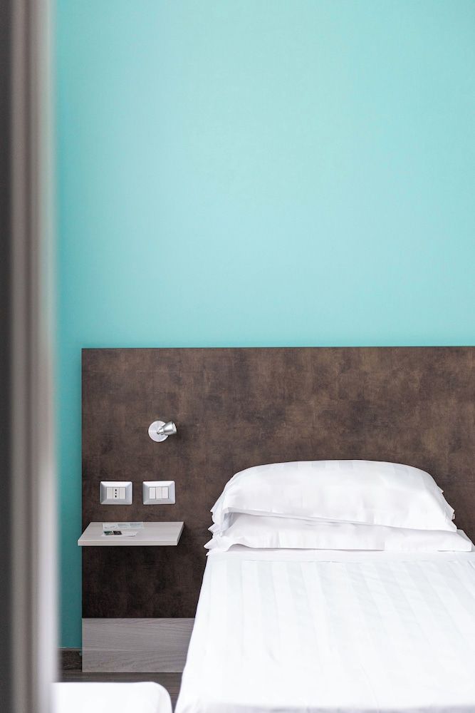 Phi Hotel Milano Classic Triple Room 3