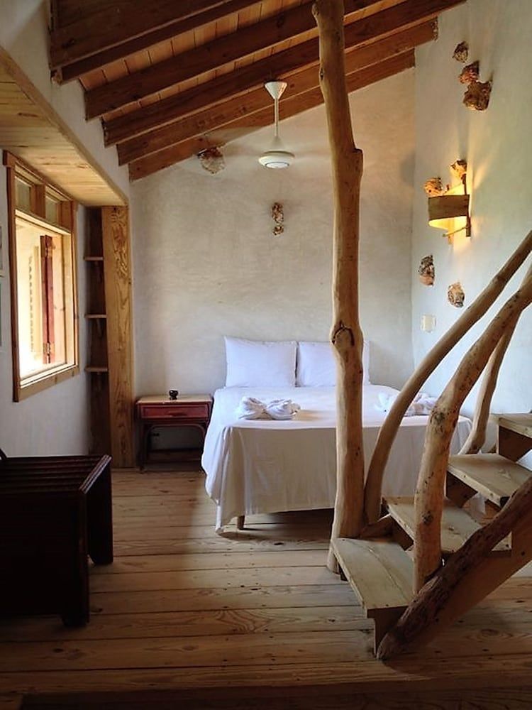 Altos de Caño Hondo Superior Room, Bay View 8