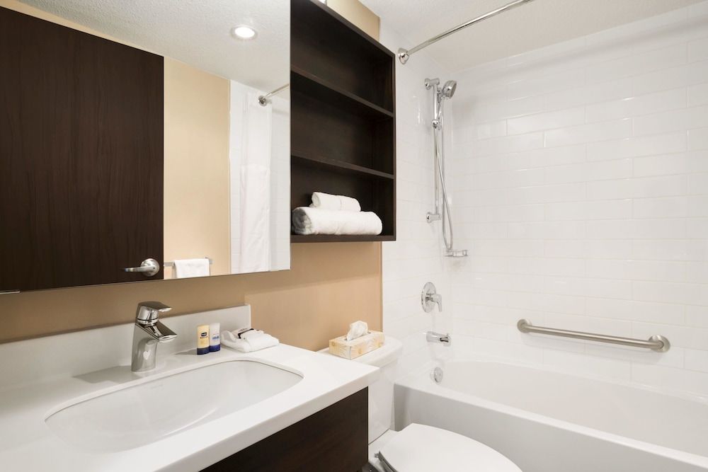 Room, 2 Queen Beds, Fridge, Microwave, Non Smoking