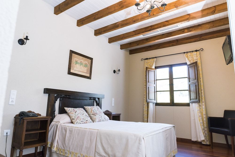 Hotel Monumento Pazo do Castro Triple Room (2 adults + 1 child) 3