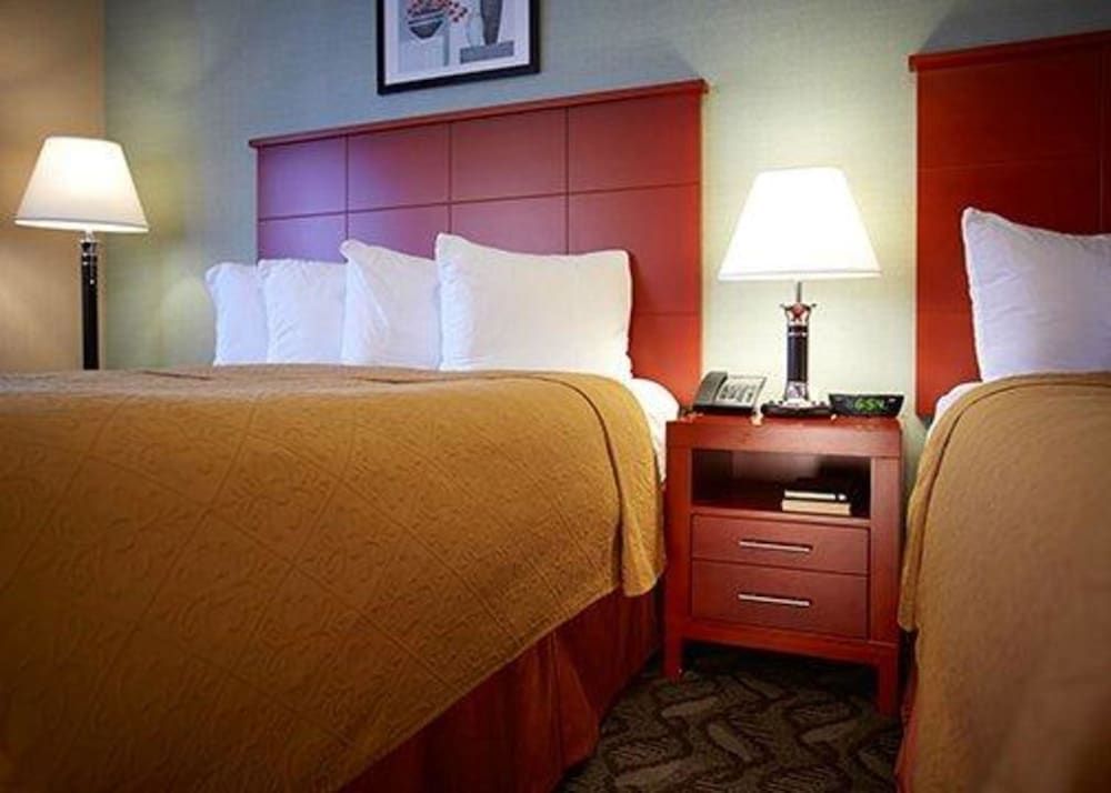 Quality Inn Standard Room, 2 Queen Beds, Non Smoking 6