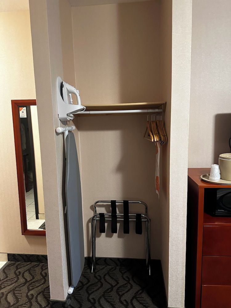 Quality Inn Standard Room, 2 Queen Beds, Non Smoking 9