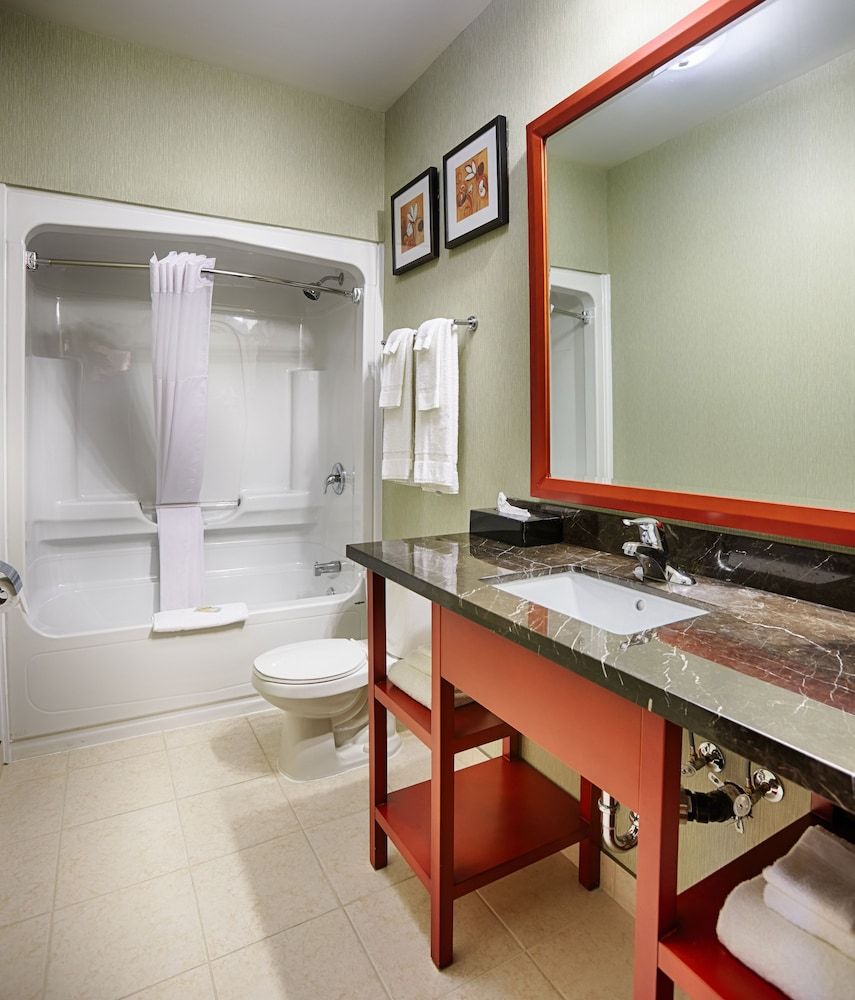 Quality Inn Standard Room, 2 Queen Beds, Non Smoking 10