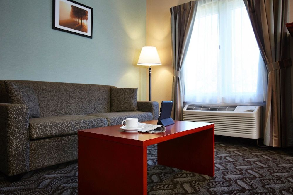 Quality Inn Standard Room, 2 Queen Beds, Non Smoking 14