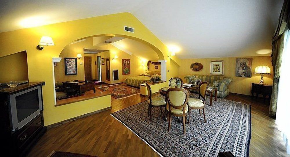 Filippone Hotel & Ristorante Executive Suite 5