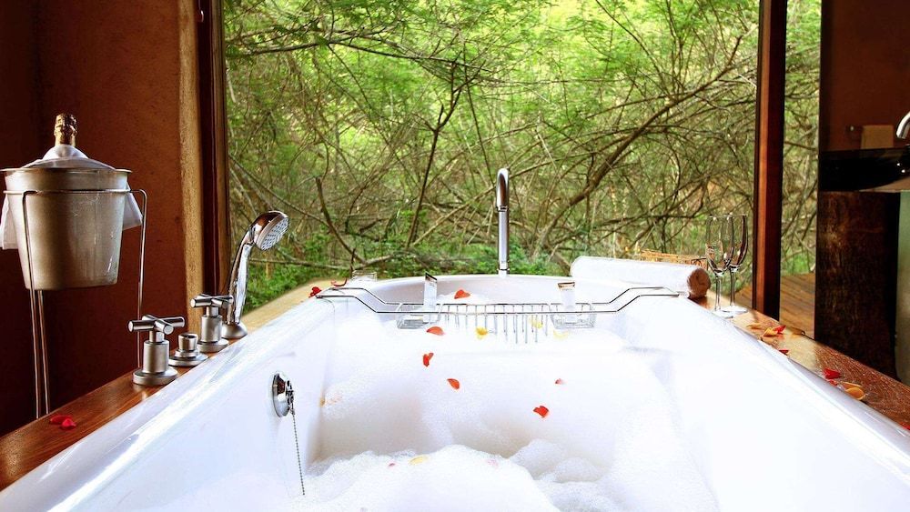 Tala Game Reserve Deluxe Cottage, 1 Double or 2 Twin Beds (Leadwood) 3