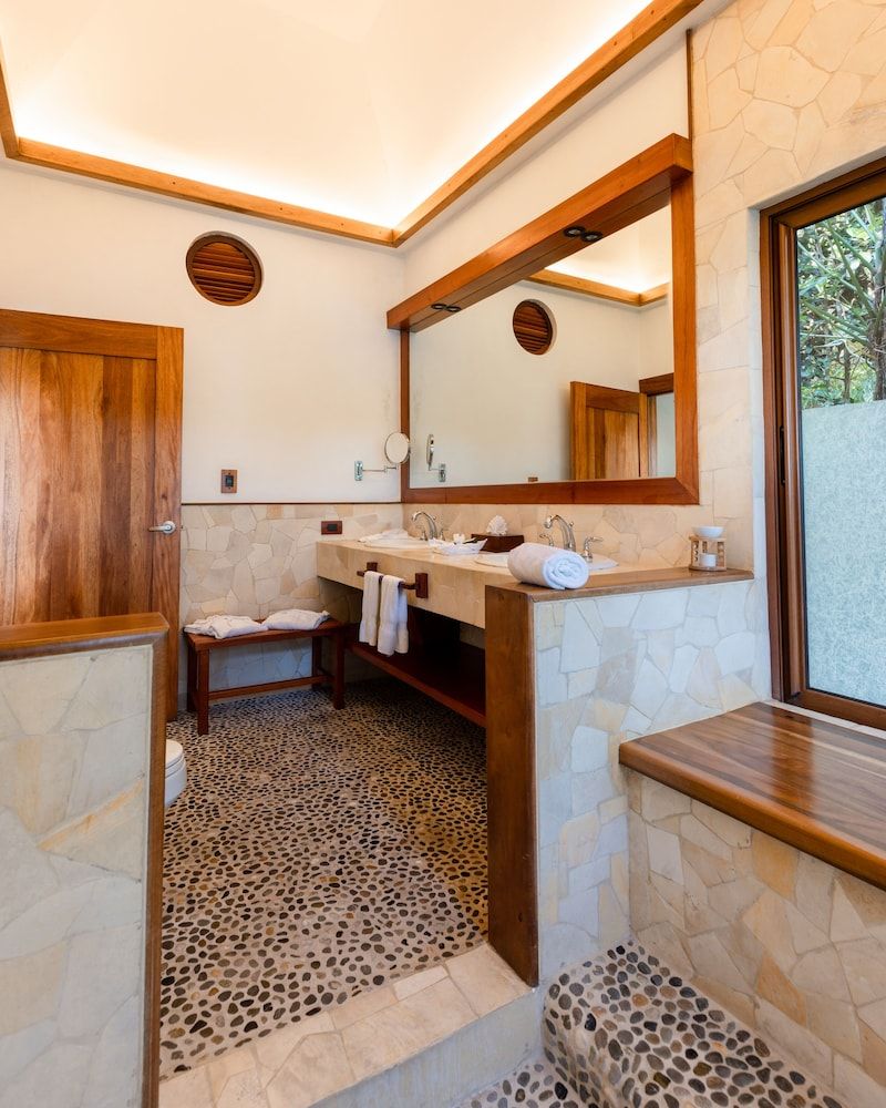 Bolontiku Boutique Hotel, Member of the Cayuga Collection Lake View Jr Suite Queen 7