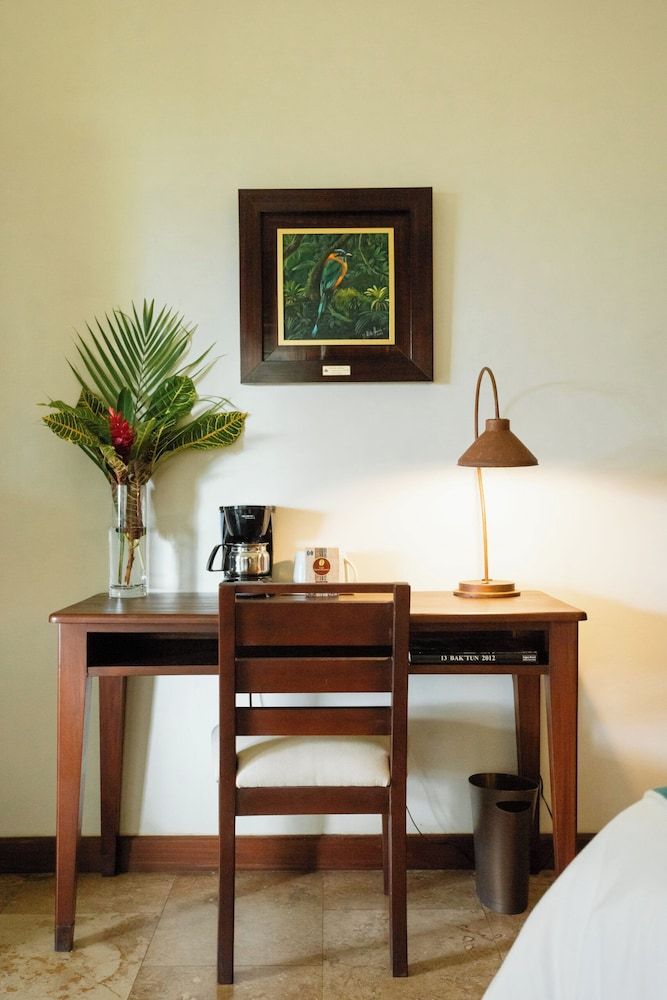 Bolontiku Boutique Hotel, Member of the Cayuga Collection Lake View Jr Suite Queen 11