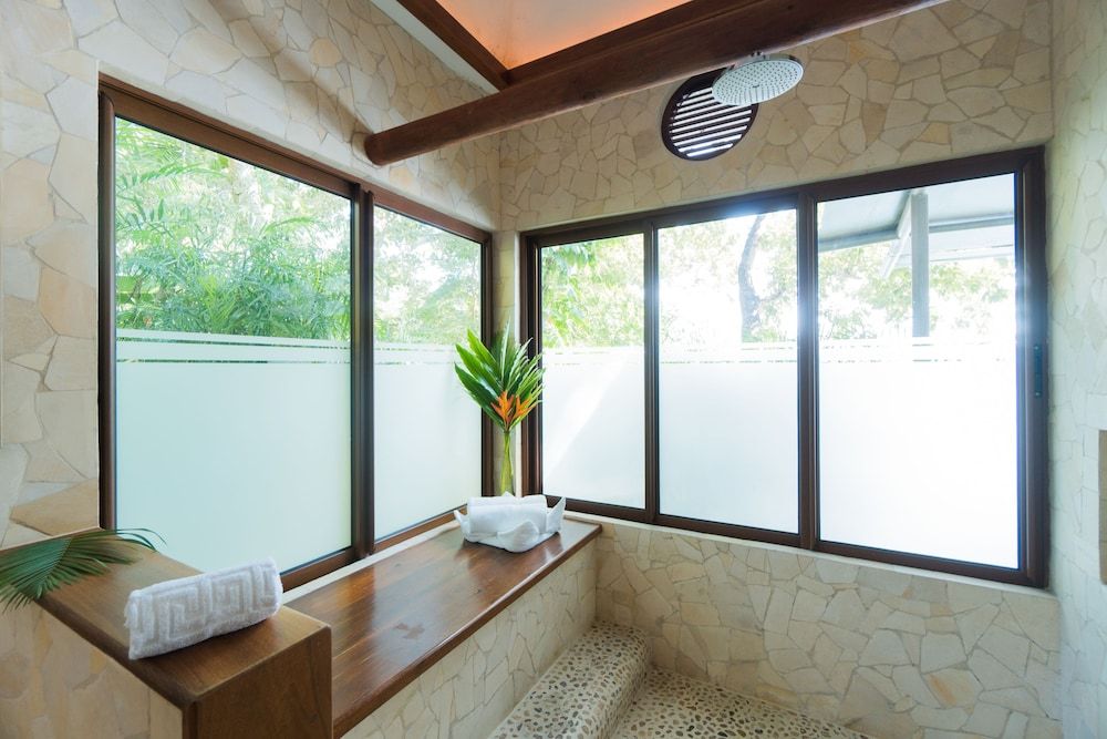 Bolontiku Boutique Hotel, Member of the Cayuga Collection Lake View Jr Suite King 6