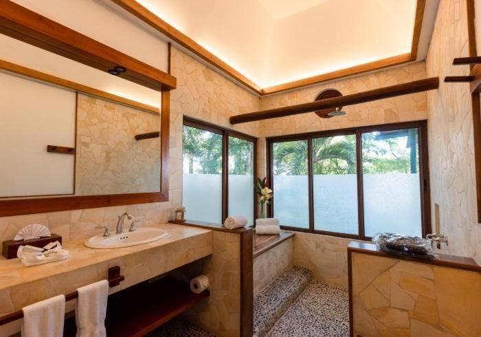 Bolontiku Boutique Hotel, Member of the Cayuga Collection Lake View Jr Suite Queen 8